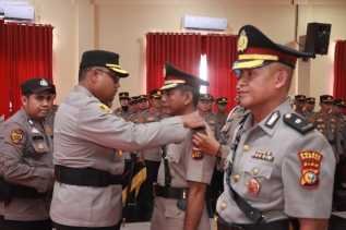 Kapolres Kampar Pimpin Sertijab Kapolsek Kampar Kiri Kompol Rusyandi Z. Siregar, S.Sos., M.H di Gantikan Kompol Nurman S.H., M.H.