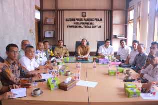 Usai Dimediasi, Wako Pekanbaru Pastikan Persoalan Pengelolaan Parkir Pasar Induk AKAP Rampung