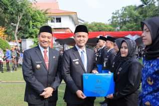 Hampir 300 ASN Pemko Pekanbaru Terima Satyalancana Karya Satya, Wali Kota Agung Nugroho Tekankan Pengabdian dan Integritas