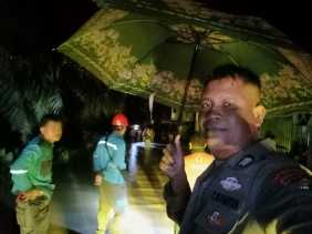 Camat dan Kapolsek Kampar Kiri Tanggapi Banjir: Tim Lapangan Turun, Koordinasi dengan Instansi Terkait Dilakukan!