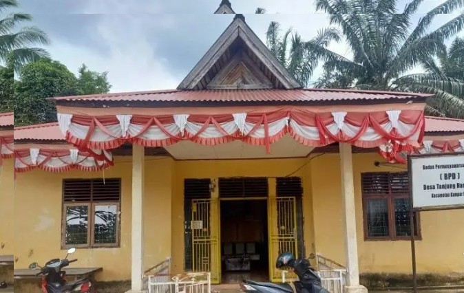 Klarifikasi Sekretaris Desa Tanjung Harapan: Itu Bukan Hari Piket Saya