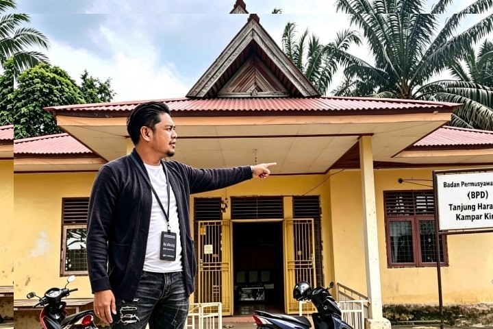 Ironis di Tanjung Harapan Kecamatan Kampar Kiri: Sekdes dan Staf Sering Mangkir, Kantor Berantakan Tanpa Bendera dan Sampah Berserakan!