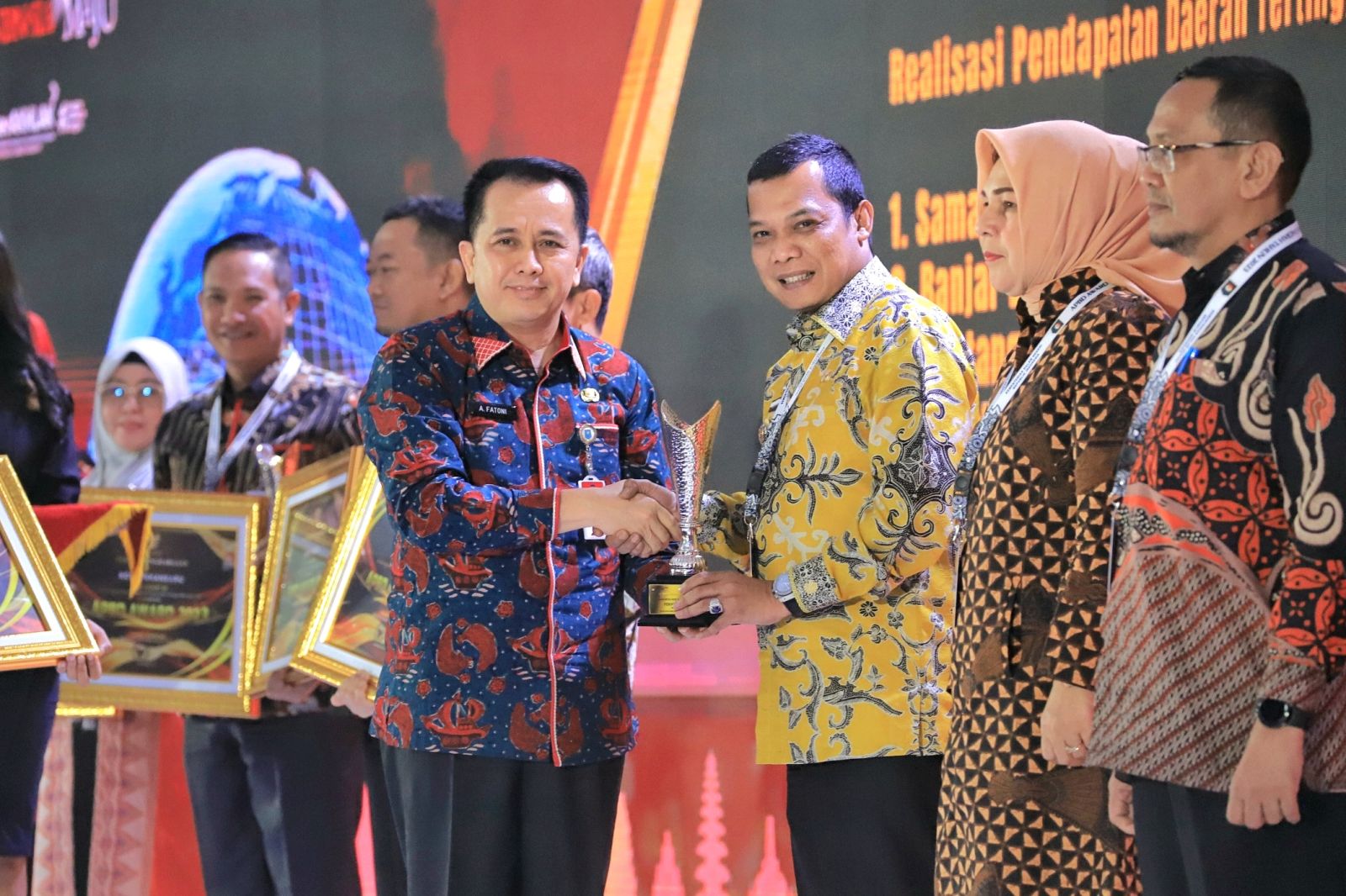 Pemko Pekanbaru Raih Penghargaan Realisasi APBD dan Peningkatan PAD dari Kemendagri