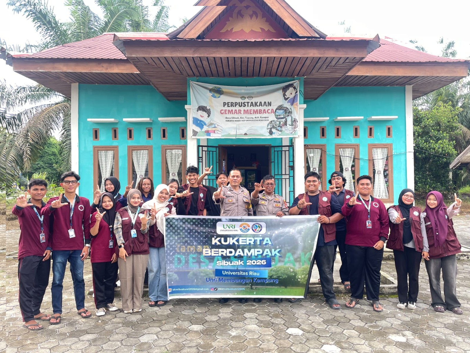Mahasiswa Kukerta Berdampak UNRI Desa Sibuak 2026 Bersama Polsek Tapung Wujudkan Ketahanan Pangan dan Green Policing