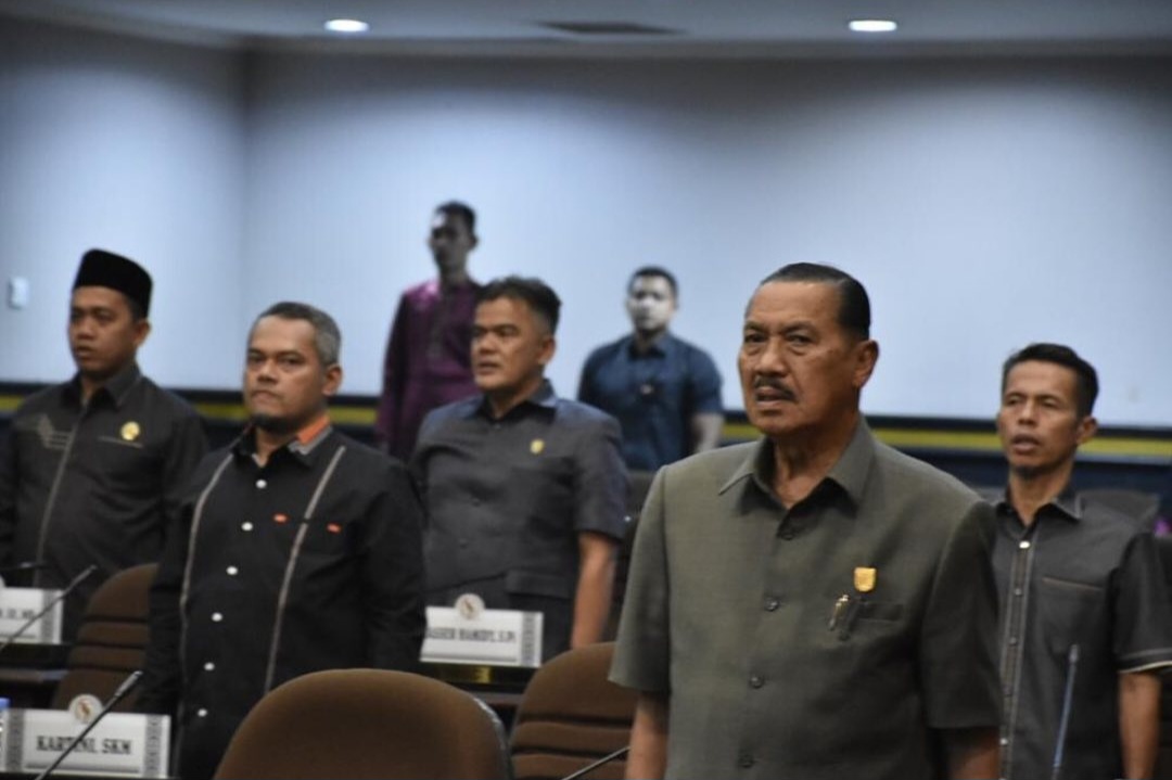 Rapat Paripurna DPRD Pekanbaru Terkait Penyelenggaraan Angkutan Massal di Pekanbaru