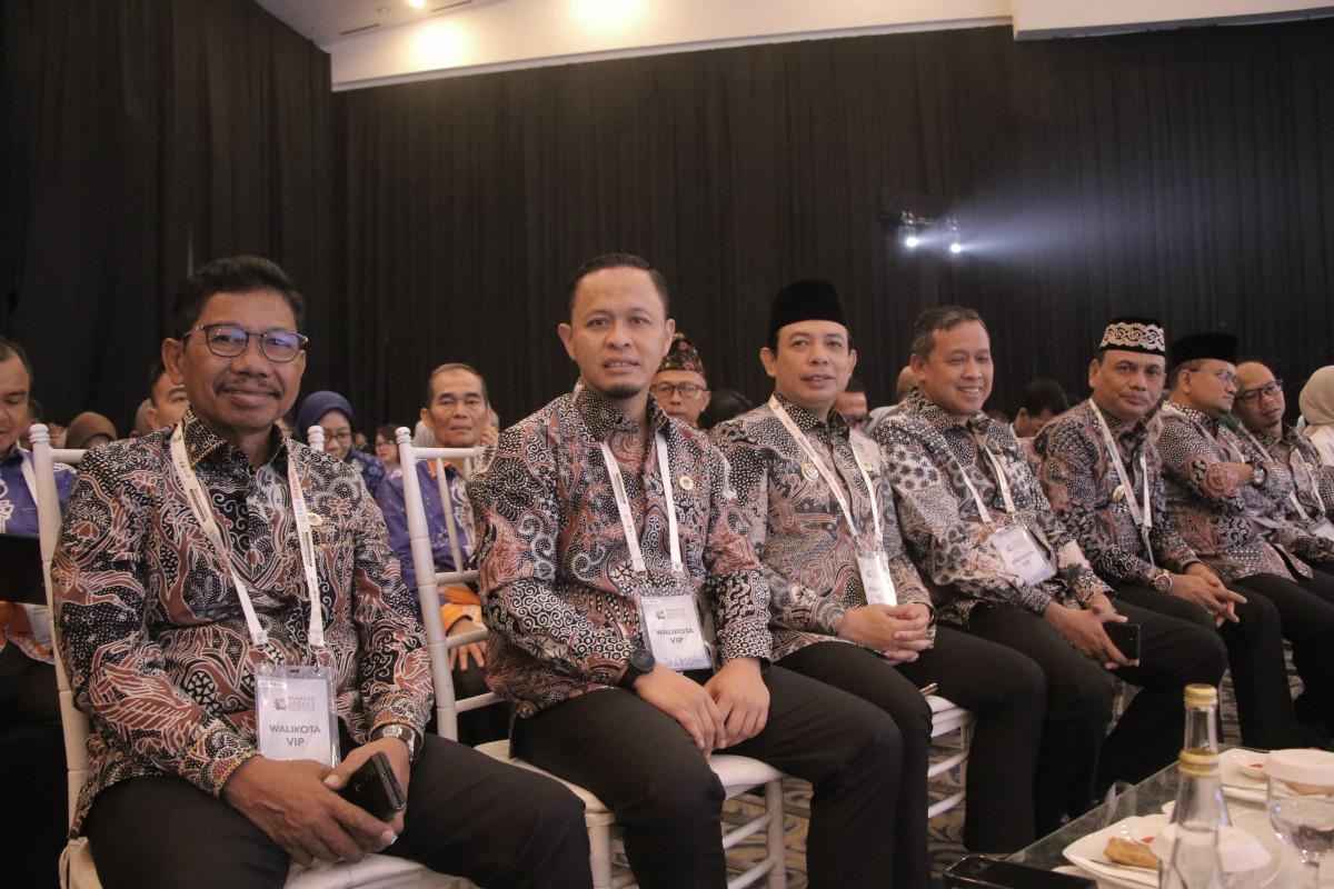Wali Kota Pekanbaru Ikuti Munas VII Apeksi di Surabaya