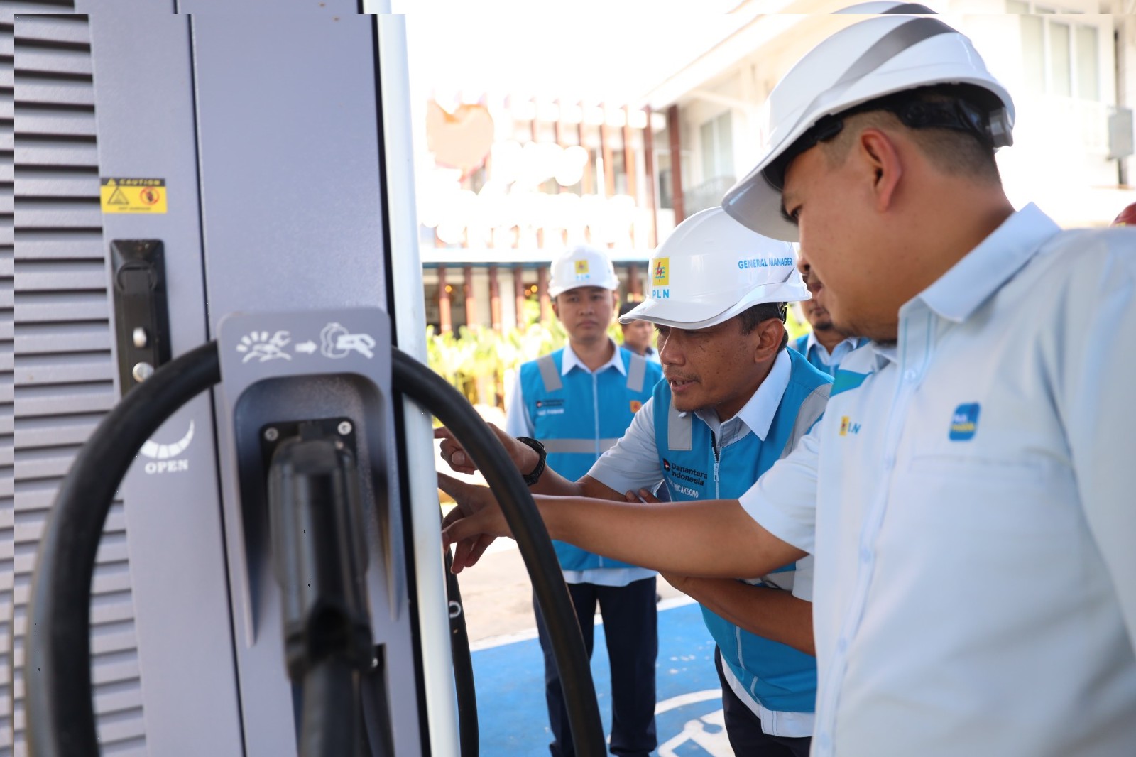PLN UID Riau dan Kepri Pastikan Keandalan Listrik dan SPKLU Selama Libur Idul Adha 1447 H