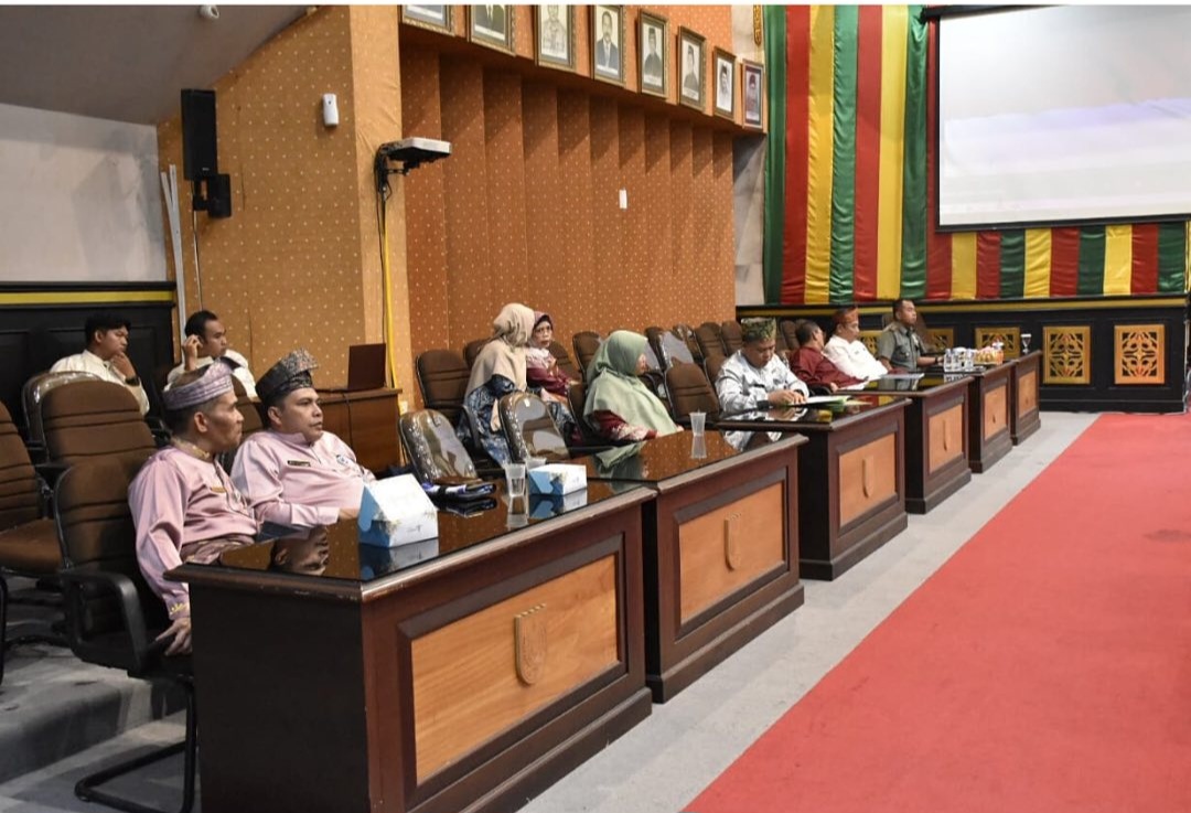 Rapat Paripurna DPRD Pekanbaru Terkait Ranperda Pengerustamaan Gender