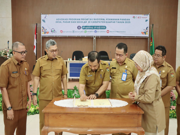 Pemda Kampar dan Lintas Sektor Tanda Tangan Komitmen Program Prioritas  Nasional Keamanan Pangan
