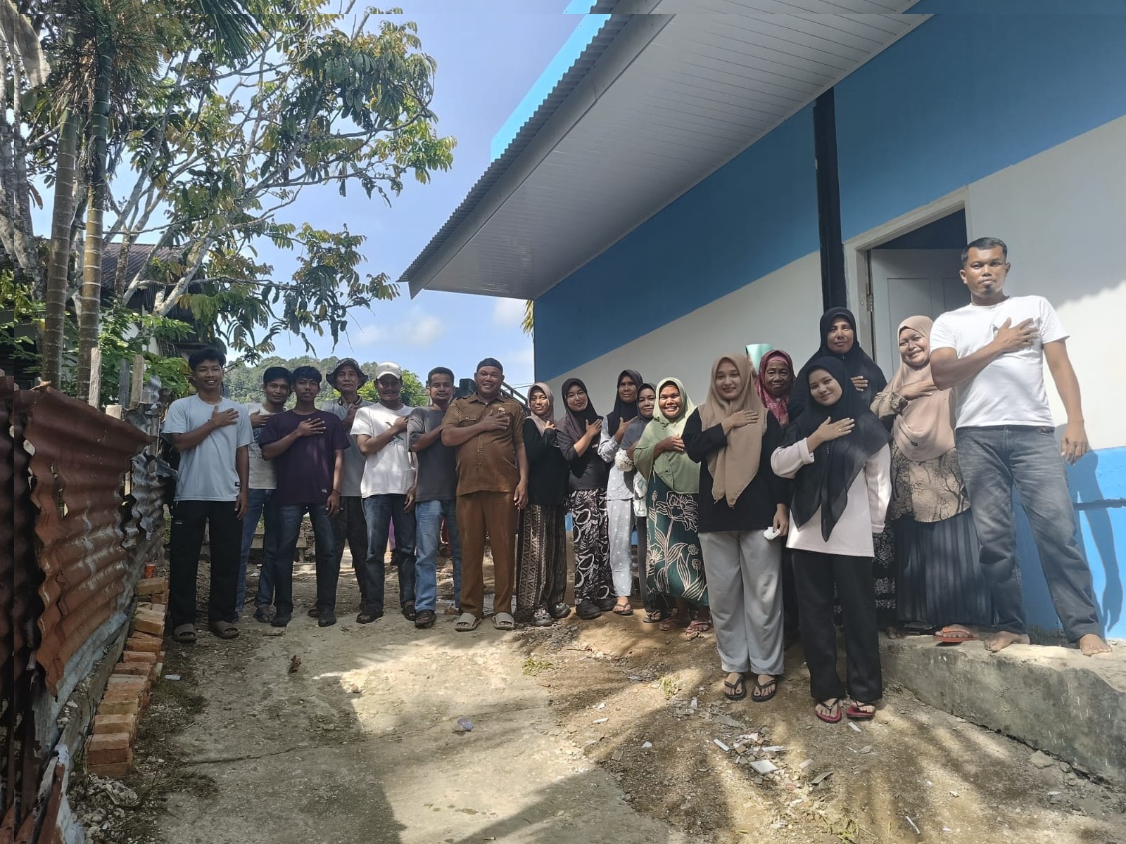 Persiapan Dapur Umum MBG di Koto Lamo Hampir Rampung, Warga Gotong Royong Bersihkan Area Mess