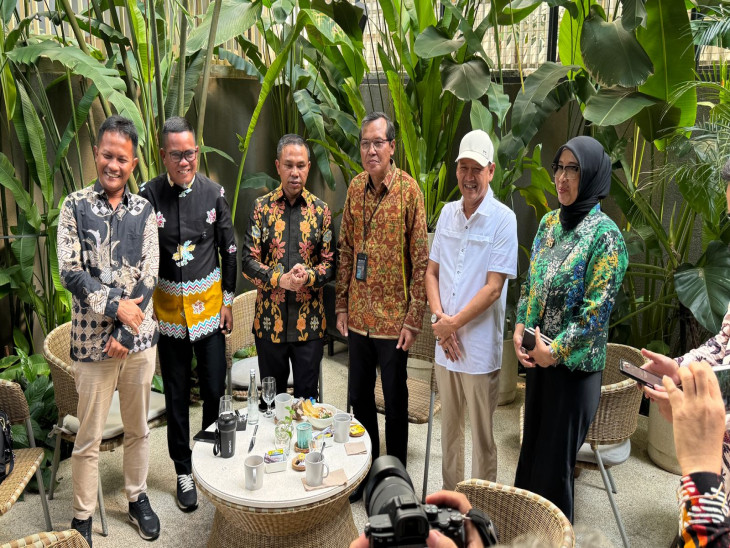 Usai Kunjungi Kantor Pusat PLN, Sekda Kampar Dampingi Gubernur Lakukan Pertemuan Dengan Direktur Gas PLN Nusantara Power