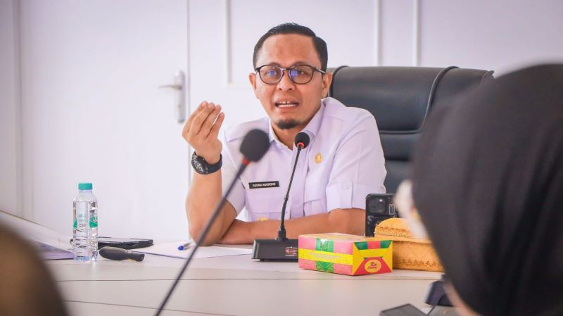 Wali Kota Pekanbaru Singgung Waralaba di Arifin Ahmad Hanya Bayar Pajak Reklame Rp400 Ribu...