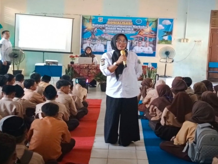 BNK Kampar Edukasi Siswa Tapung dan Kampar Soal Bahaya Narkoba: Selamatkan Generasi Emas 2045