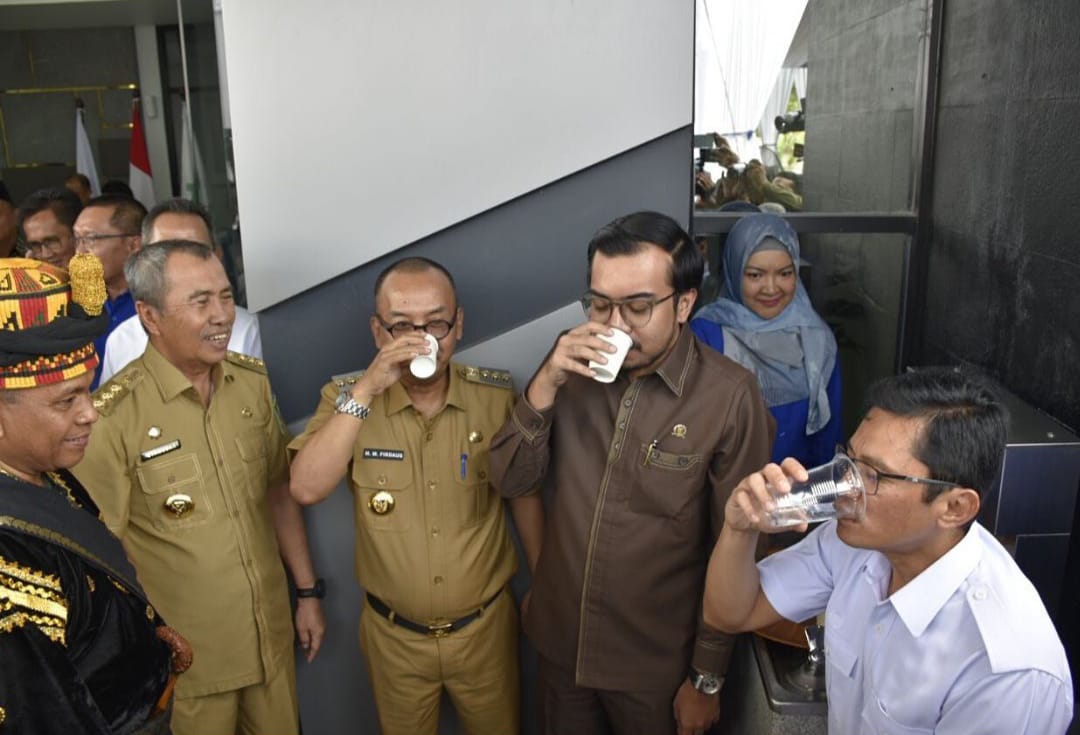 Wakil Ketua DPRD Pekanbaru Ginda Burnama Menghadiri Acara 'Pengaliran Air Pertama' Sistem Penyediaan Air Minum Lintas Pekanbaru dan Kampar