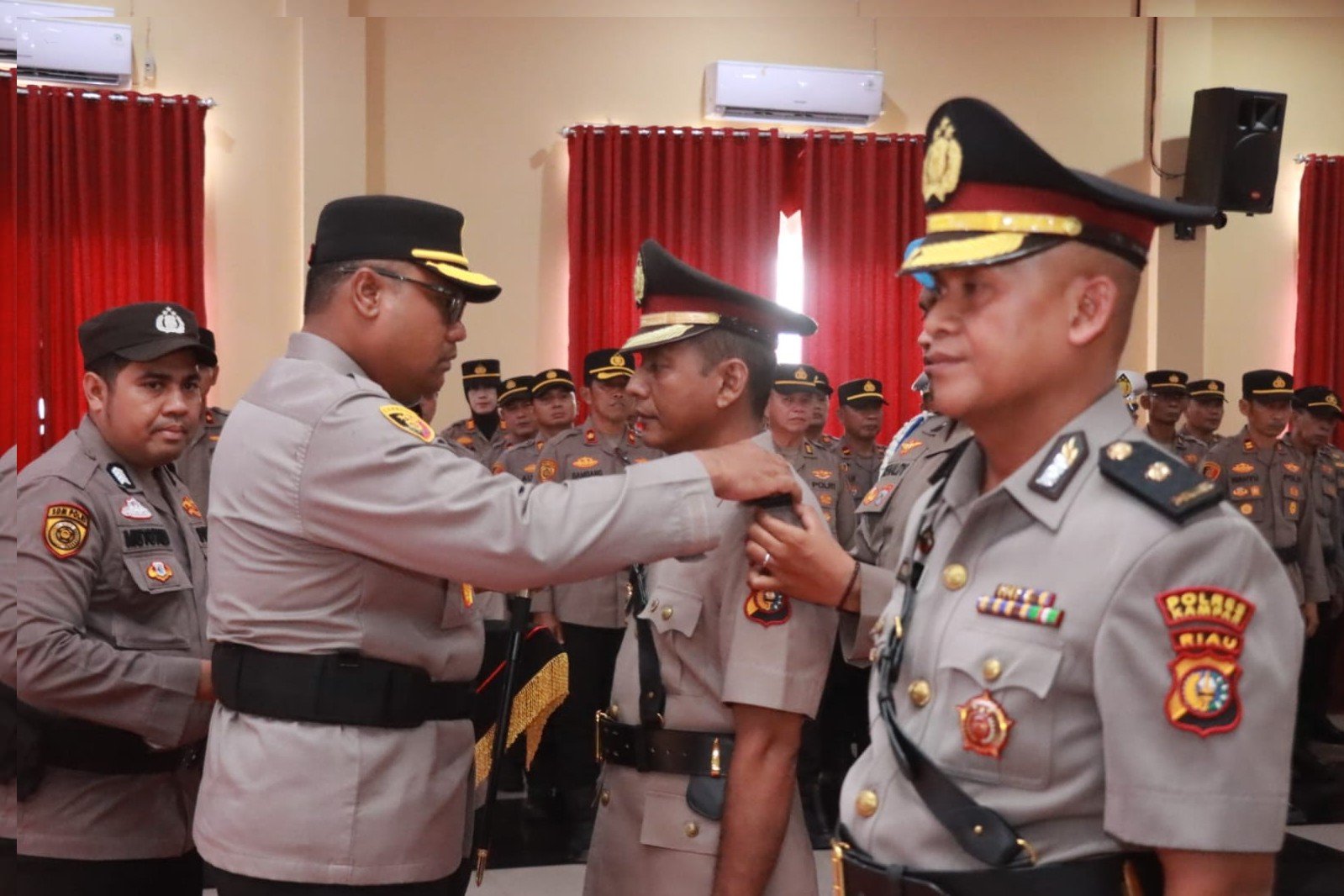 Kapolres Kampar Pimpin Sertijab Kapolsek Kampar Kiri Kompol Rusyandi Z. Siregar, S.Sos., M.H di Gantikan Kompol Nurman S.H., M.H.