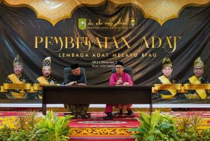 Asisten I Setdaprov Buka Kegiatan Pembekalan Adat LAM Riau