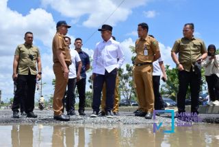 Respons Cepat Keluhan Warga, Gubernur Riau Rencanakan Peninggian Jalan Rusak di Pekanbaru