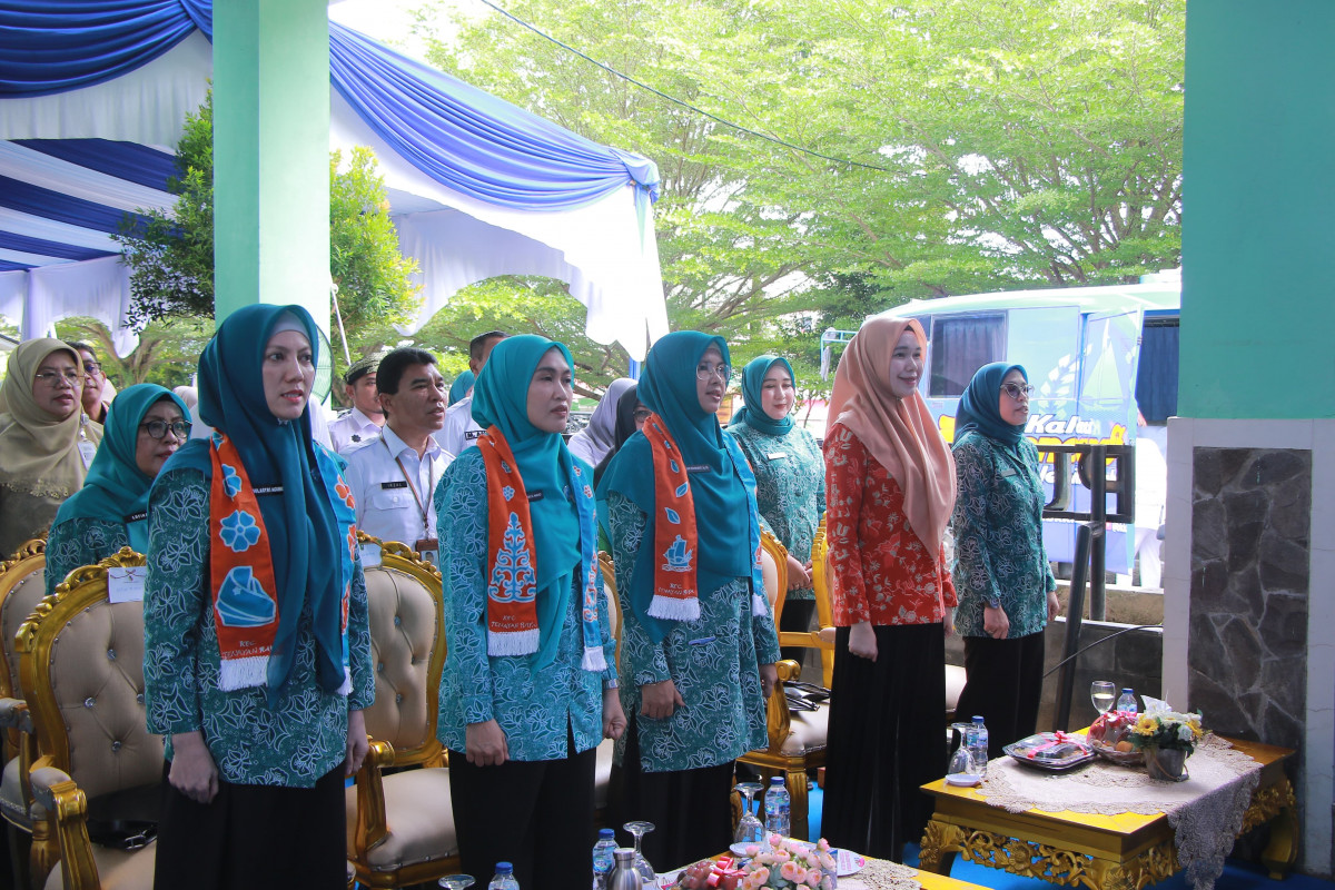 Ketua TP PKK Pekanbaru Hadiri Agenda Pemeriksaan IVA Tes Deteksi Dini Kanker Serviks di Puskesmas Rejosari