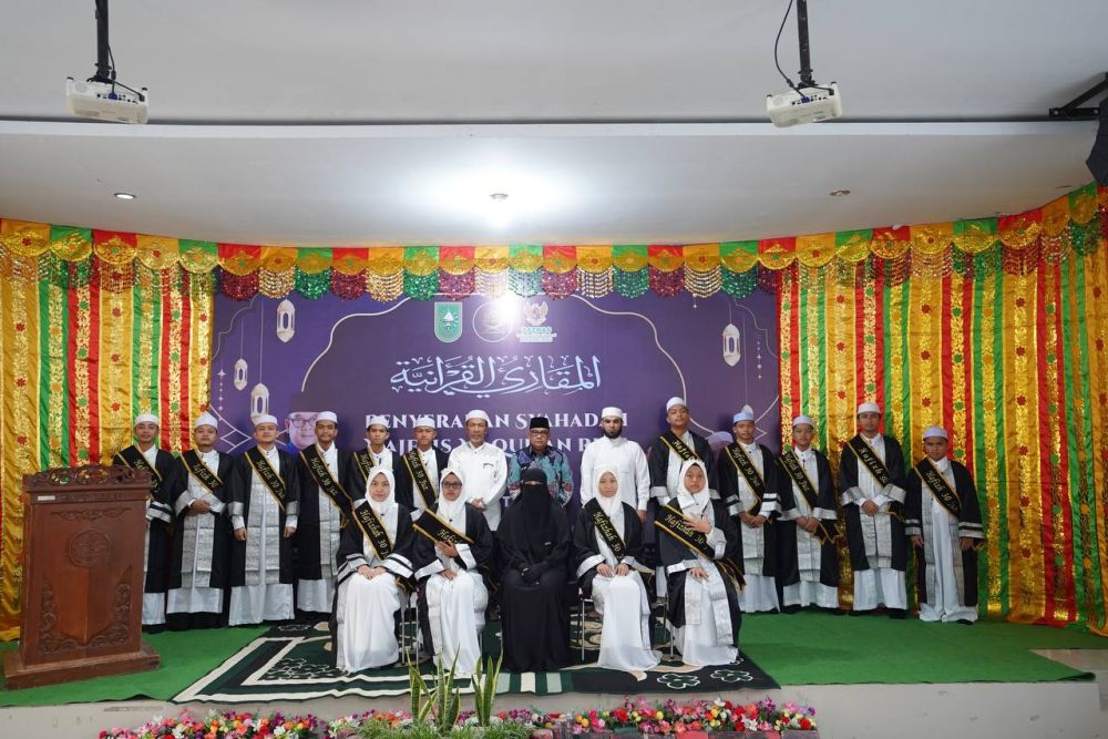 20 Hafiz dan Hafizah Maqari Angkatan II Terima Syahadah Dari Gubri Edy Nasution, Berikut Daftar Namanya