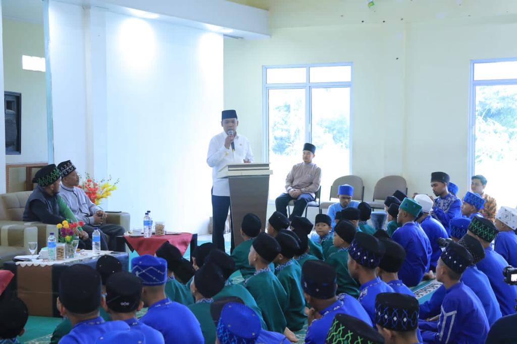 Pj Wali Kota Pekanbaru Minta Jajaran Beri Perhatian Kepada Anak Yatim di Panti Asuhan