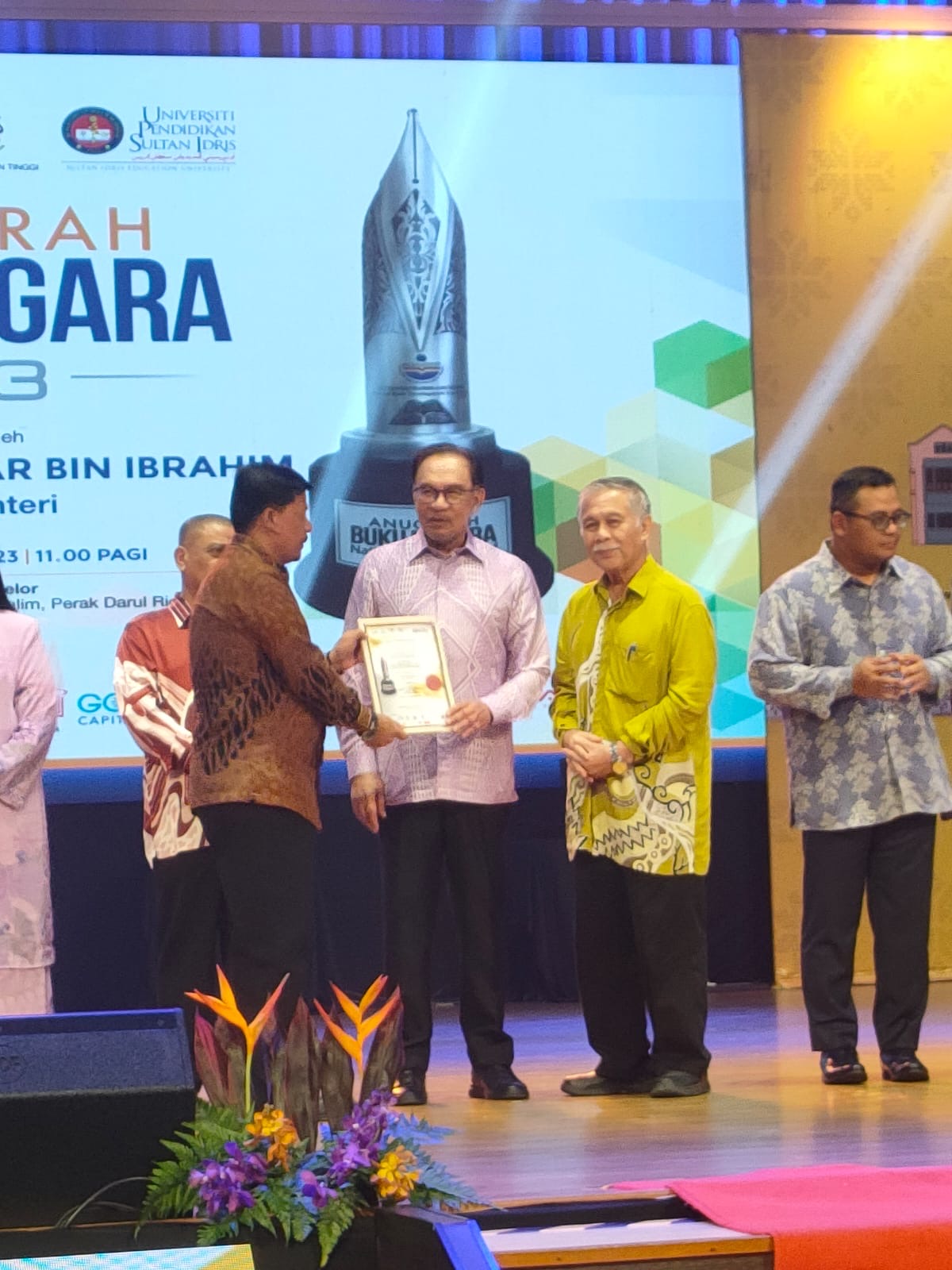 Muhammad Isa Selamat Terima Penghargaan Dari Perdana Menteri Malaysia