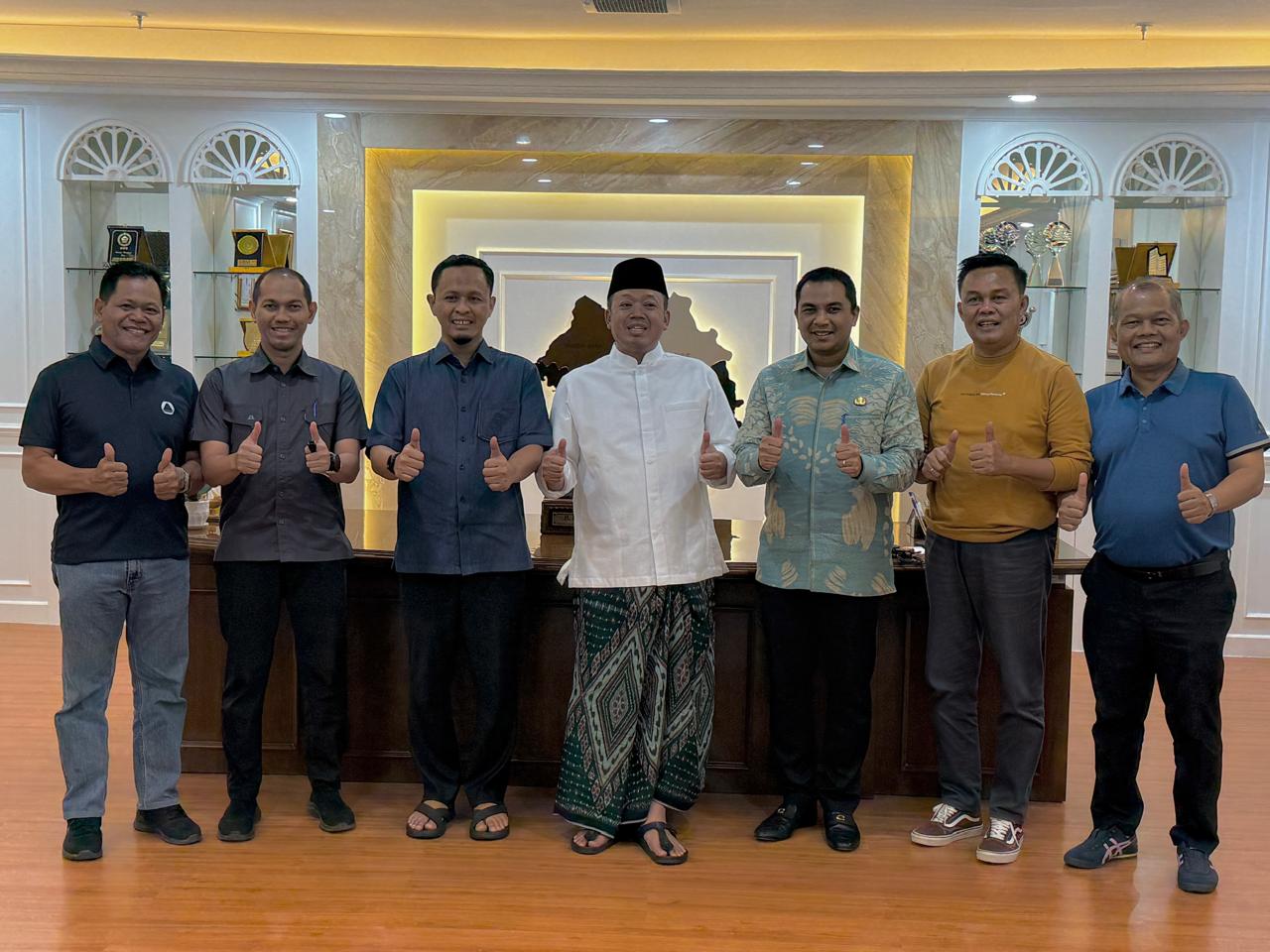 Malam Hari, Menteri Nusron Wahid Tinjau Komplek Wali Kota dan Bahas Proyek PSN di Pekanbaru