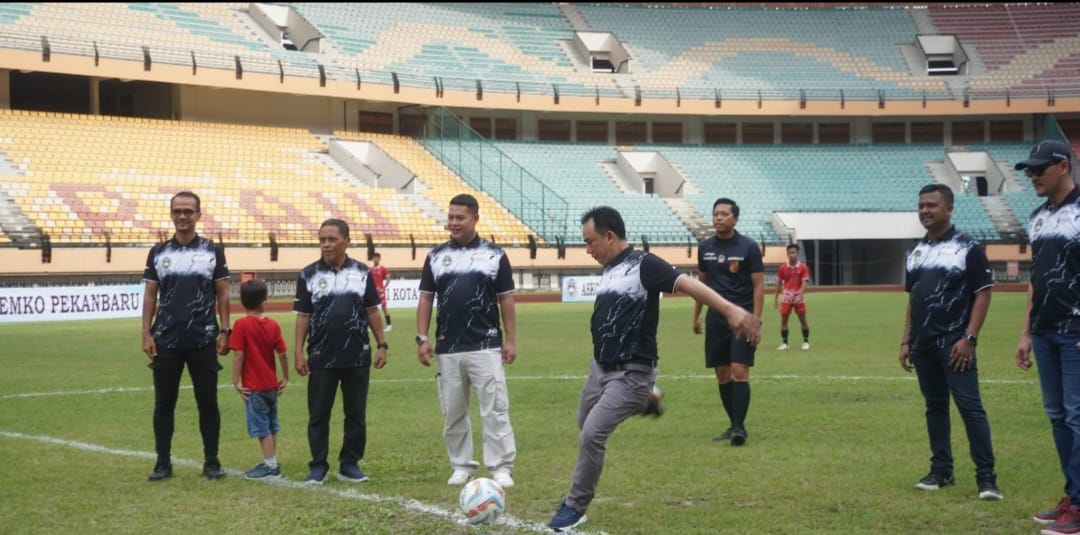 Kadispora Pekanbaru Buka Liga 1 Askot PSSI BERITA PEMKO 04 Februari