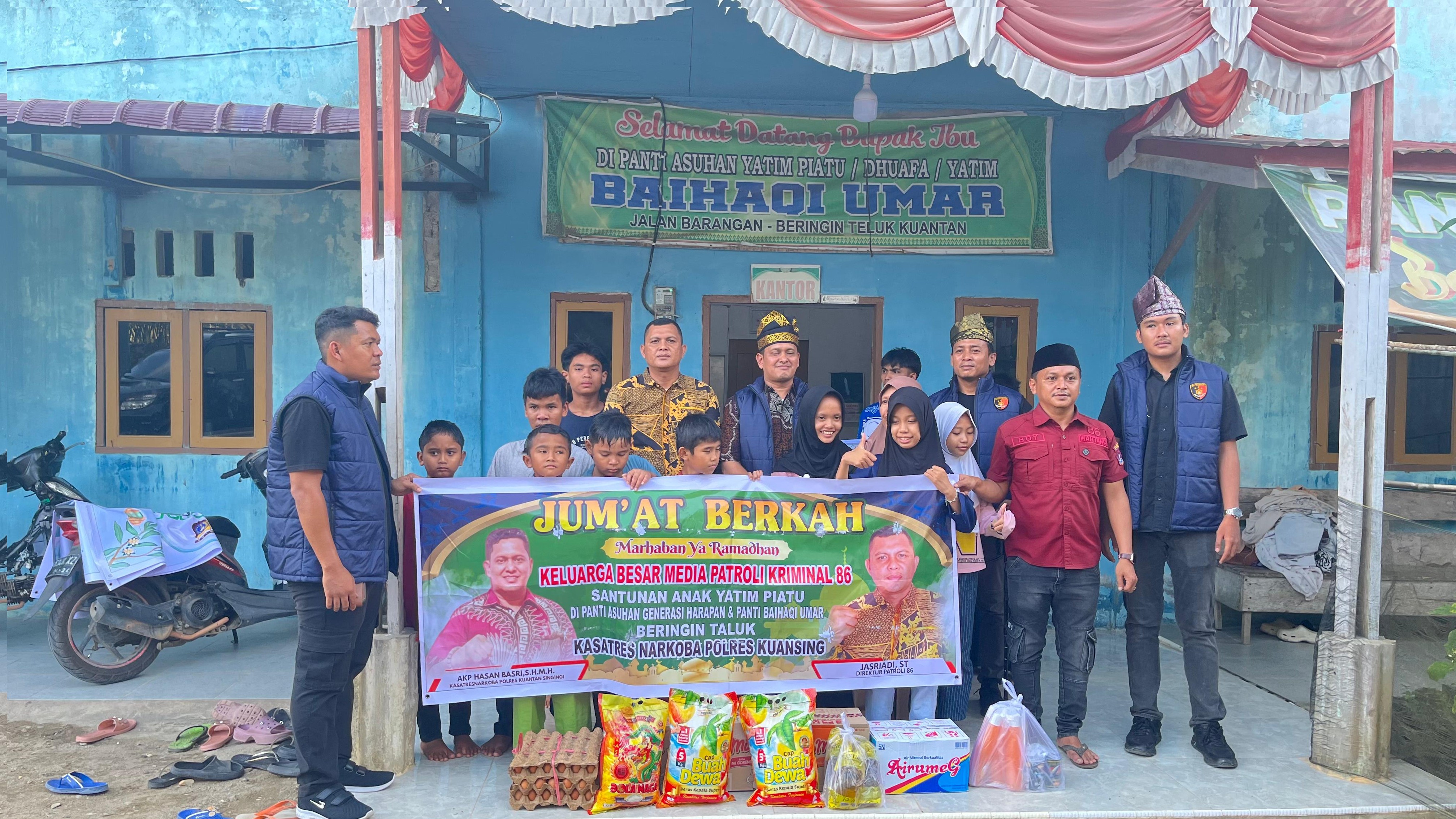 Media Patrolikriminal86 dan Kasatresnarkoba Polres Kuansing Santuni Anak Yatim di Dua Panti Asuhan